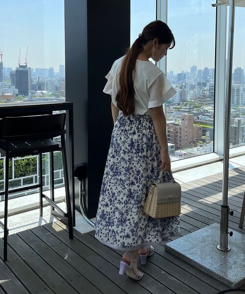 couture brooch(クチュールブローチ)の「◆【マシンウォッシャブル・UVケア・接触冷感】袖シアーフレアデザイントップス(Tシャツ/カットソー・レディース・ブラック/オフホワイト・36/38/40/42)」の16枚目の写真