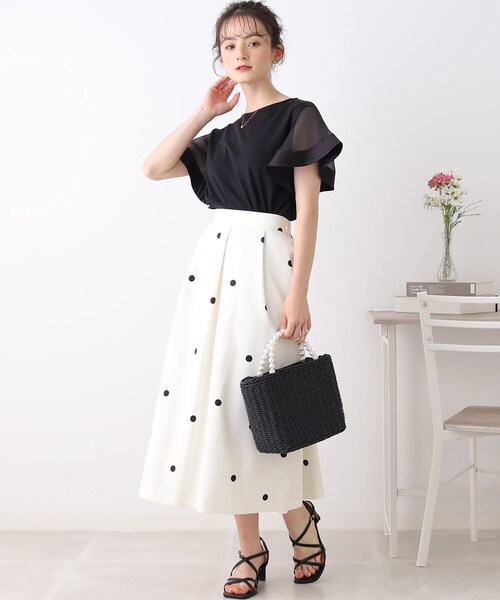 couture brooch(クチュールブローチ)の「◆【マシンウォッシャブル・UVケア・接触冷感】袖シアーフレアデザイントップス(Tシャツ/カットソー・レディース・ブラック/オフホワイト・36/38/40/42)」の17枚目の写真