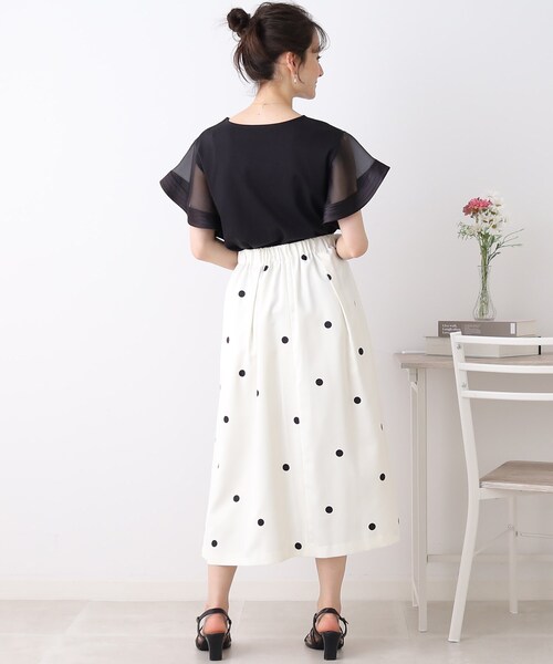 couture brooch(クチュールブローチ)の「◆【マシンウォッシャブル・UVケア・接触冷感】袖シアーフレアデザイントップス(Tシャツ/カットソー・レディース・ブラック/オフホワイト・36/38/40/42)」の19枚目の写真