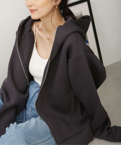 NANO universe（ナノユニバース）の「WEB限定 テックダンボールダブルジップBIGパーカ男女兼用（パーカー・レディース・オフホワイト/ブラック/ライトベージュ/グレー/チャコール・M/L）」の5枚目の写真