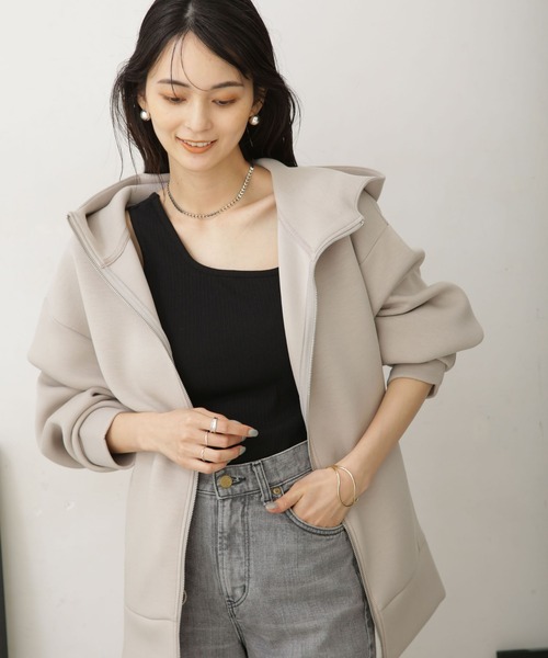 NANO universe（ナノユニバース）の「WEB限定 テックダンボールダブルジップBIGパーカ男女兼用（パーカー・レディース・オフホワイト/ブラック/ライトベージュ/グレー/チャコール・M/L）」の18枚目の写真