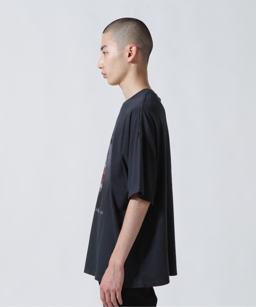 REMI RELIEF(レミレリーフ)の「REMI RELIEF(レミレリーフ)LW加工20/-天竺 別注BIGサイズT(LESS IS MORE KC)(Tシャツ/カットソー・メンズ・ブラック・L/M/XL)」の16枚目の写真
