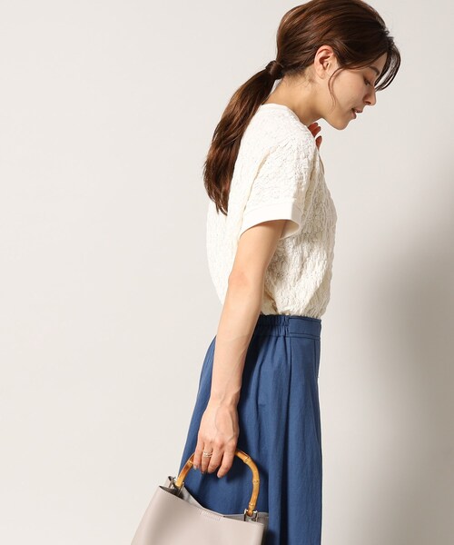 Cutie Blonde（キューティーブロンド）の「◆フェミニンもカジュアルも！ 花柄シボシボ トップス（Tシャツ/カットソー・レディース・ブラウン系/ブルー/ブラック/アイボリー・00）」の9枚目の写真