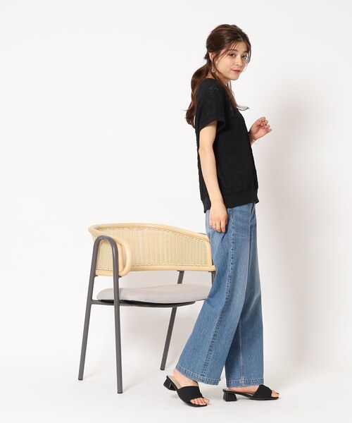 Cutie Blonde（キューティーブロンド）の「◆フェミニンもカジュアルも！ 花柄シボシボ トップス（Tシャツ/カットソー・レディース・ブラウン系/ブルー/ブラック/アイボリー・00）」の12枚目の写真