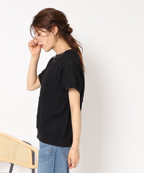 Cutie Blonde（キューティーブロンド）の「◆フェミニンもカジュアルも！ 花柄シボシボ トップス（Tシャツ/カットソー・レディース・ブラウン系/ブルー/ブラック/アイボリー・00）」の15枚目の写真