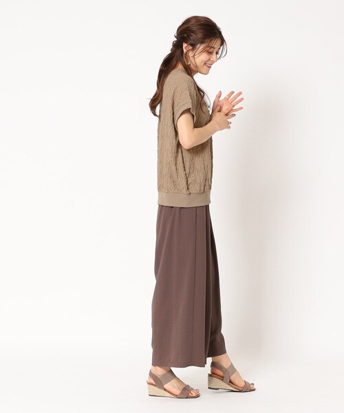 Cutie Blonde（キューティーブロンド）の「◆フェミニンもカジュアルも！ 花柄シボシボ トップス（Tシャツ/カットソー・レディース・ブラウン系/ブルー/ブラック/アイボリー・00）」の18枚目の写真
