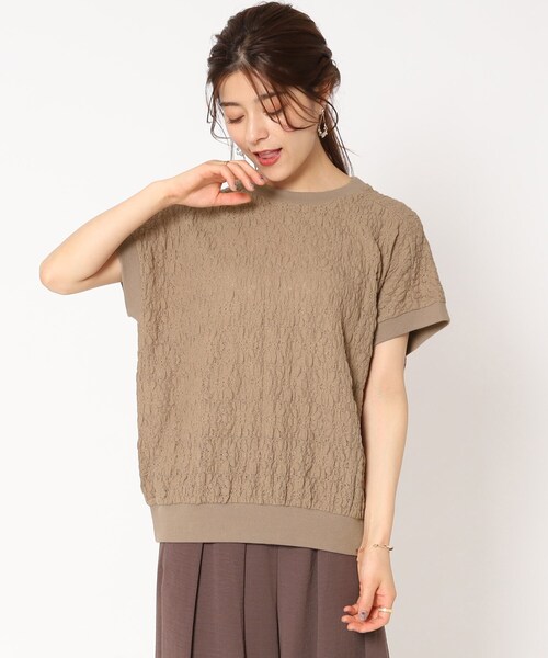 Cutie Blonde（キューティーブロンド）の「◆フェミニンもカジュアルも！ 花柄シボシボ トップス（Tシャツ/カットソー・レディース・ブラウン系/ブルー/ブラック/アイボリー・00）」の20枚目の写真
