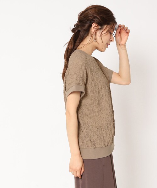 Cutie Blonde（キューティーブロンド）の「◆フェミニンもカジュアルも！ 花柄シボシボ トップス（Tシャツ/カットソー・レディース・ブラウン系/ブルー/ブラック/アイボリー・00）」の21枚目の写真