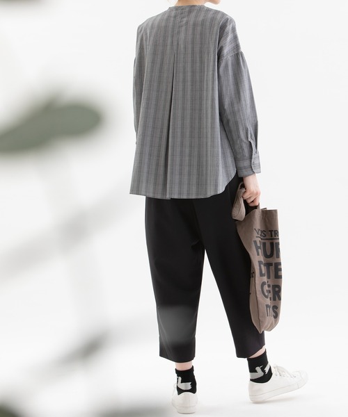 nop de nod(ノップドゥノッド)の「Pomme ギャバパンツ(その他パンツ・レディース・ダークグレー/ブラック・3)」の4枚目の写真