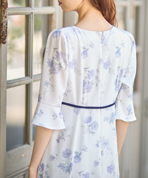 tocco closet（トッコ　クローゼット）の「くるみ飾り釦付き配色ライン入りフラワープリントワンピース（ワンピース・レディース・ピンク/ラベンダー・M）」の14枚目の写真