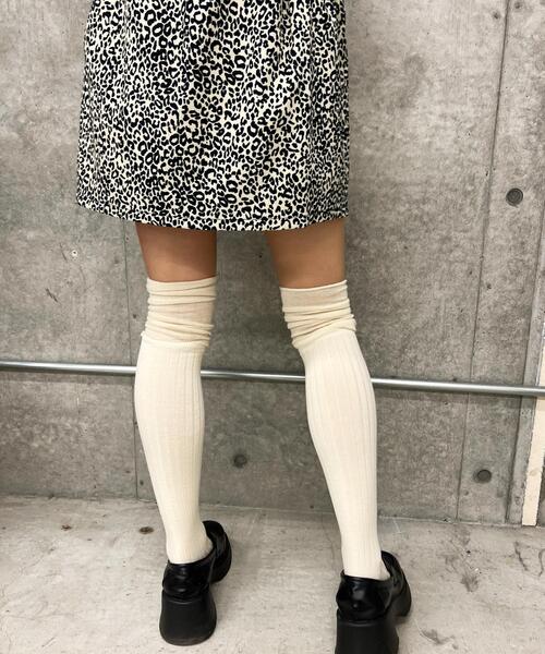 PHILLY(フィリー)の「デザインニーハイソックス(ソックス/靴下・レディース・アイボリー/ブラック/ホワイト/グレー・FREE)」の8枚目の写真