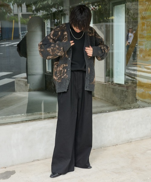 COLONY 2139(コロニートゥーワンスリーナイン)の「ヘビーツイルストレッチWタックパンツ(スラックス・メンズ・ベージュ/ブラック・LARGE/MEDIUM)」の17枚目の写真