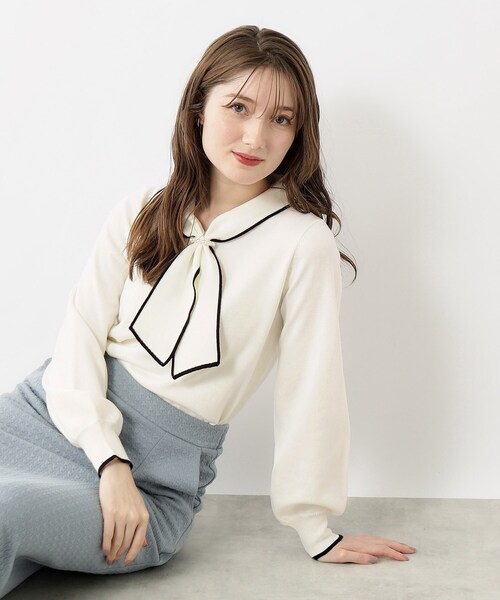 index（インデックス）の「◆≪新色追加/7color≫ フェイクパールボウタイデザインニット【洗濯機洗い可】（ニット/セーター・レディース・オフホワイト/ブラック/ピンク系1/グレー系4/ホワイト系7/ライトオレンジ系/サックスブルー系7・40/38/42/36）」の2枚目の写真