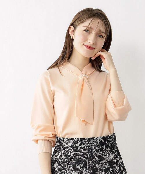 index（インデックス）の「◆≪新色追加/7color≫ フェイクパールボウタイデザインニット【洗濯機洗い可】（ニット/セーター・レディース・オフホワイト/ブラック/ピンク系1/グレー系4/ホワイト系7/ライトオレンジ系/サックスブルー系7・40/38/42/36）」の7枚目の写真