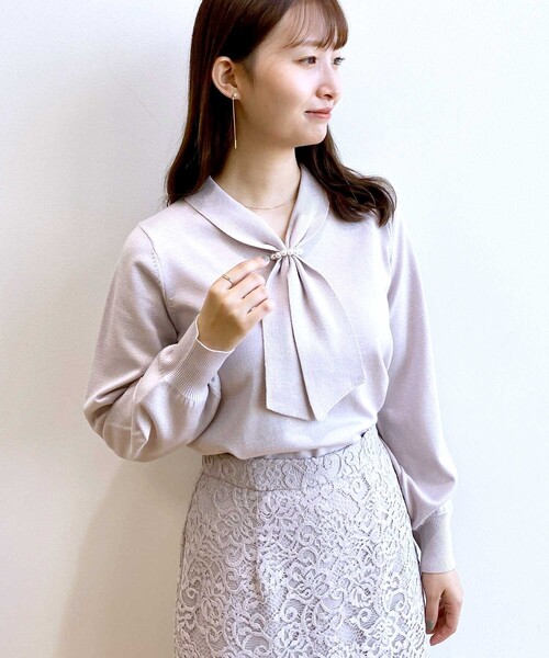 index（インデックス）の「◆≪新色追加/7color≫ フェイクパールボウタイデザインニット【洗濯機洗い可】（ニット/セーター・レディース・オフホワイト/ブラック/ピンク系1/グレー系4/ホワイト系7/ライトオレンジ系/サックスブルー系7・40/38/42/36）」の14枚目の写真