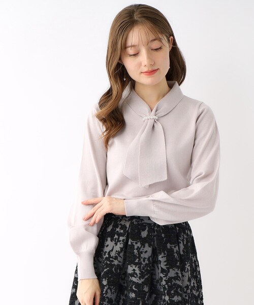 index（インデックス）の「◆≪新色追加/7color≫ フェイクパールボウタイデザインニット【洗濯機洗い可】（ニット/セーター・レディース・オフホワイト/ブラック/ピンク系1/グレー系4/ホワイト系7/ライトオレンジ系/サックスブルー系7・40/38/42/36）」の6枚目の写真