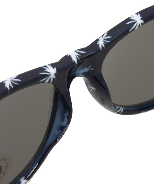 VANS(バンズ)の「WEGO/VANS サングラス(サングラス・メンズ・ブラウン/グリーン/レッド/ホワイト系その他/ブラック系その他/ブラック/その他1・FREE)」の11枚目の写真