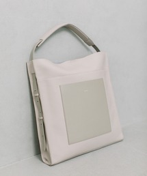 BEAURE ヴュレ カウレザー ポケット付き スクエア A4 ショルダー