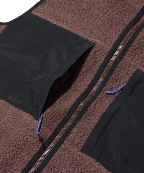 NIKE ACG（ナイキエィシージー）の「NIKE  ACG ARCTIC WOLF VEST / ナイキ エーシージー アークティック ウルフ ベスト 【SP】（ベスト・メンズ・ブラウン/パープル・M/XL/L/S）」の7枚目の写真