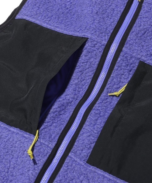 NIKE ACG（ナイキエィシージー）の「NIKE  ACG ARCTIC WOLF VEST / ナイキ エーシージー アークティック ウルフ ベスト 【SP】（ベスト・メンズ・ブラウン/パープル・M/XL/L/S）」の8枚目の写真