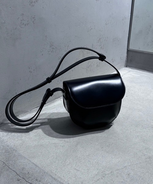 OSOI（オソイ）の「OSOI/オソイ/CUBBY_BLACK（ショルダーバッグ