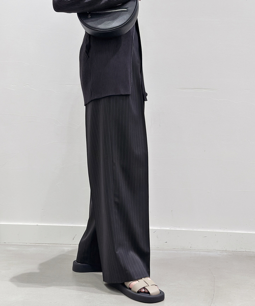 AP STUDIO（エーピーストゥディオ）の「ストライプベルテッドパンツ（スラックス・レディース・ネイビー・34/36/38）」の2枚目の写真