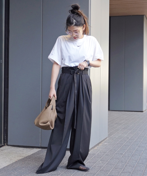 AP STUDIO（エーピーストゥディオ）の「ストライプベルテッドパンツ（スラックス・レディース・ネイビー・34/36/38）」の20枚目の写真