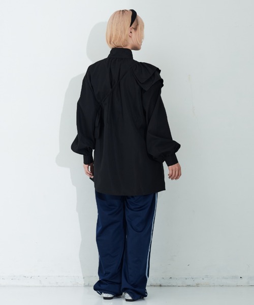 MERLOT（メルロー）の「マルチウェイカラー付きスタンドネックブラウス（シャツ/ブラウス・レディース・ブラック/ホワイト・FREE）」の5枚目の写真