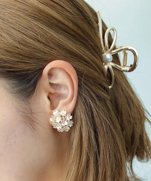 Three Four Time（ｽﾘｰﾌｫｰﾀｲﾑ）の「オーロラフラワーブーケイヤリング【結婚式/フォーマル/入卒/デイリー】（イヤリング・レディース・ゴールド・FREE）」の8枚目の写真