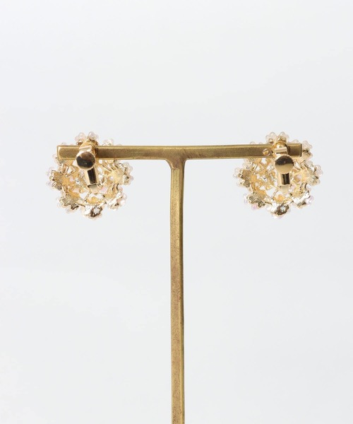 Three Four Time（ｽﾘｰﾌｫｰﾀｲﾑ）の「オーロラフラワーブーケイヤリング【結婚式/フォーマル/入卒/デイリー】（イヤリング・レディース・ゴールド・FREE）」の3枚目の写真