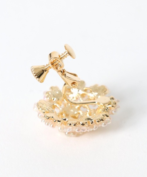 Three Four Time（ｽﾘｰﾌｫｰﾀｲﾑ）の「オーロラフラワーブーケイヤリング【結婚式/フォーマル/入卒/デイリー】（イヤリング・レディース・ゴールド・FREE）」の7枚目の写真