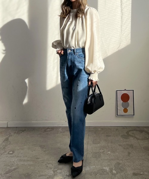 Futier land(フューティアランド)の「ハート刺繍デニムテーパードパンツ(デニムパンツ・レディース・インディゴブルー/ライトブルー・FREE)」の4枚目の写真