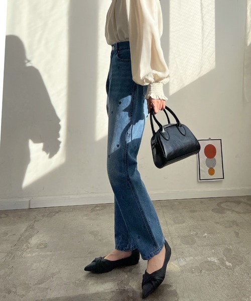 Futier land(フューティアランド)の「ハート刺繍デニムテーパードパンツ(デニムパンツ・レディース・インディゴブルー/ライトブルー・FREE)」の6枚目の写真