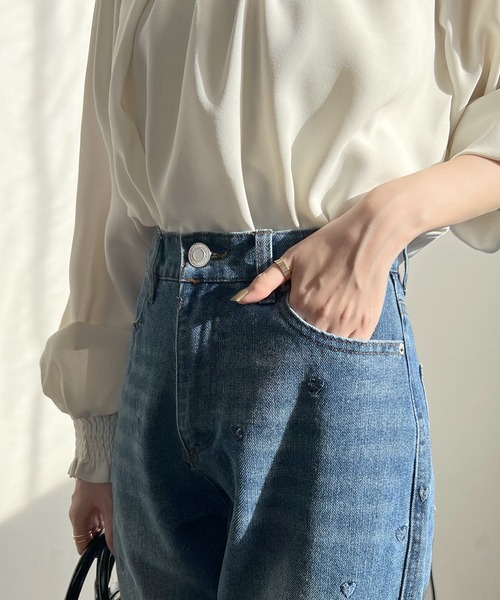 Futier land(フューティアランド)の「ハート刺繍デニムテーパードパンツ(デニムパンツ・レディース・インディゴブルー/ライトブルー・FREE)」の3枚目の写真