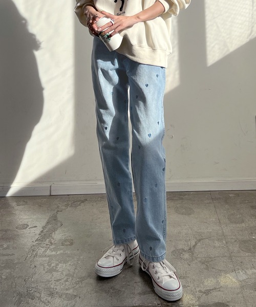 Futier land(フューティアランド)の「ハート刺繍デニムテーパードパンツ(デニムパンツ・レディース・インディゴブルー/ライトブルー・FREE)」の17枚目の写真