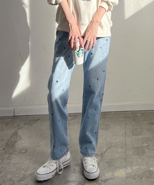Futier land(フューティアランド)の「ハート刺繍デニムテーパードパンツ(デニムパンツ・レディース・インディゴブルー/ライトブルー・FREE)」の20枚目の写真