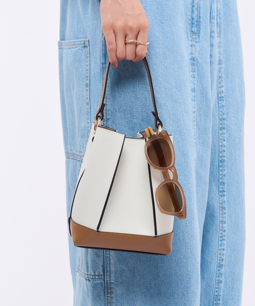 IENA（イエナ）の「《追加》【GIANNI NOTARO/ジャンニ ノターロ】バケツガタミニバッグ（ショルダーバッグ・レディース・ブルー/キャメル/ホワイト・FREE）」の6枚目の写真