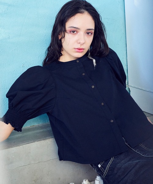 ELLEgirl(エルガール)の「ギャザーパフスリーブブラウス【ELLEgirl/エル ガール】(シャツ/ブラウス・レディース・インディゴブルー/ブラック・FREE)」の17枚目の写真
