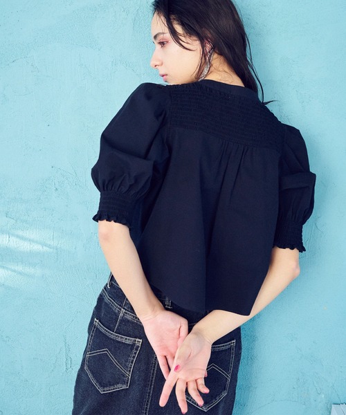 ELLEgirl(エルガール)の「ギャザーパフスリーブブラウス【ELLEgirl/エル ガール】(シャツ/ブラウス・レディース・インディゴブルー/ブラック・FREE)」の19枚目の写真