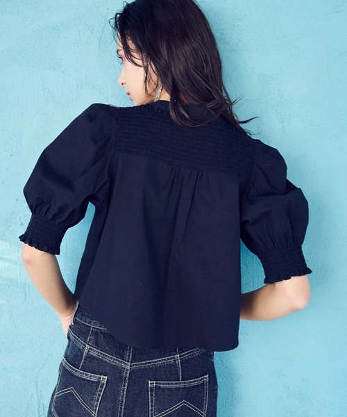 ELLEgirl(エルガール)の「ギャザーパフスリーブブラウス【ELLEgirl/エル ガール】(シャツ/ブラウス・レディース・インディゴブルー/ブラック・FREE)」の20枚目の写真