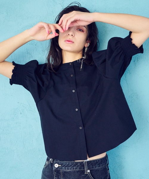 ELLEgirl(エルガール)の「ギャザーパフスリーブブラウス【ELLEgirl/エル ガール】(シャツ/ブラウス・レディース・インディゴブルー/ブラック・FREE)」の16枚目の写真