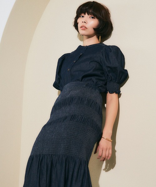 ELLEgirl(エルガール)の「ギャザーパフスリーブブラウス【ELLEgirl/エル ガール】(シャツ/ブラウス・レディース・インディゴブルー/ブラック・FREE)」の8枚目の写真