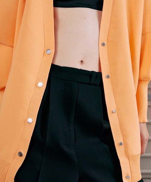 THINGS THAT MATTER(シングス ザット マター)の「FRONT SNAP BIG KNIT CARDIGAN / フロントスナップビッグニットカーディガン(カーディガン/ボレロ・レディース・アイボリー/ブラック/ミント/イエロー/ラベンダー/オレンジ・FREE)」の18枚目の写真