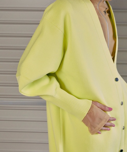 THINGS THAT MATTER(シングス ザット マター)の「FRONT SNAP BIG KNIT CARDIGAN / フロントスナップビッグニットカーディガン(カーディガン/ボレロ・レディース・アイボリー/ブラック/ミント/イエロー/ラベンダー/オレンジ・FREE)」の7枚目の写真