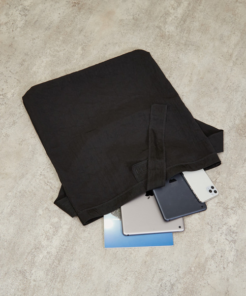 And A(アンドエー)の「ITTI イッチ / MARY INSIDE OUT TOTE - L / CERATO BRIGHT インサイドアウトナイロントートバッグ L / ITTI-BAG-131-CB(ショルダーバッグ・メンズ・ブラック/ブラウン/レッド/ダークグリーン・FREE)」の6枚目の写真