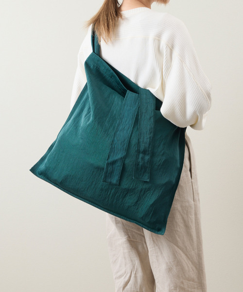 And A(アンドエー)の「ITTI イッチ / MARY INSIDE OUT TOTE - L / CERATO BRIGHT インサイドアウトナイロントートバッグ L / ITTI-BAG-131-CB(ショルダーバッグ・メンズ・ブラック/ブラウン/レッド/ダークグリーン・FREE)」の21枚目の写真