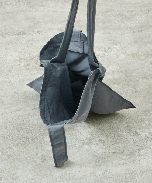 ITTI（イッチ）の「ITTI イッチ / MARY INSIDE OUT TOTE - L / CERATO BRIGHT インサイドアウトナイロントートバッグ L / ITTI-BAG-131-CB（ショルダーバッグ・メンズ・ブラック/ブラウン/レッド/ダークグリーン/グレー/ミント/ラベンダー・FREE）」の22枚目の写真