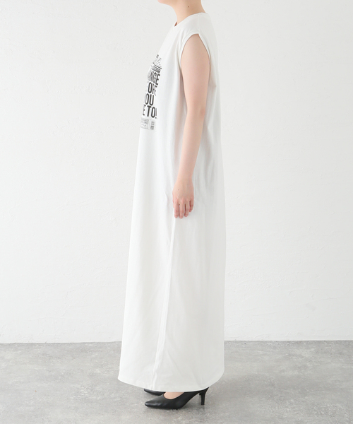 Spick & Span(スピックアンドスパン)の「ニュースプリントノースリーブワンピース(ワンピース・レディース・ホワイト・FREE)」の8枚目の写真