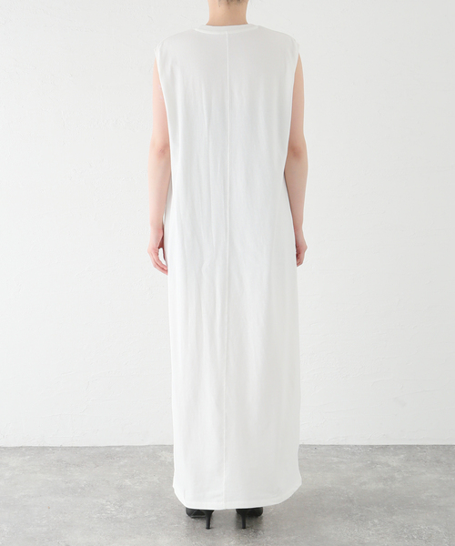 Spick & Span(スピックアンドスパン)の「ニュースプリントノースリーブワンピース(ワンピース・レディース・ホワイト・FREE)」の9枚目の写真