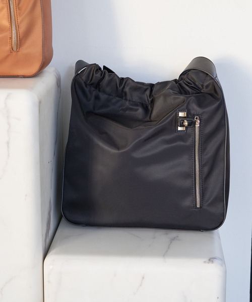 VIS（ビス）の「【A4収納】ナイロンワンショルダーバッグ（ショルダーバッグ・レディース・ブラック/イエロー系その他3・FREE）」の2枚目の写真